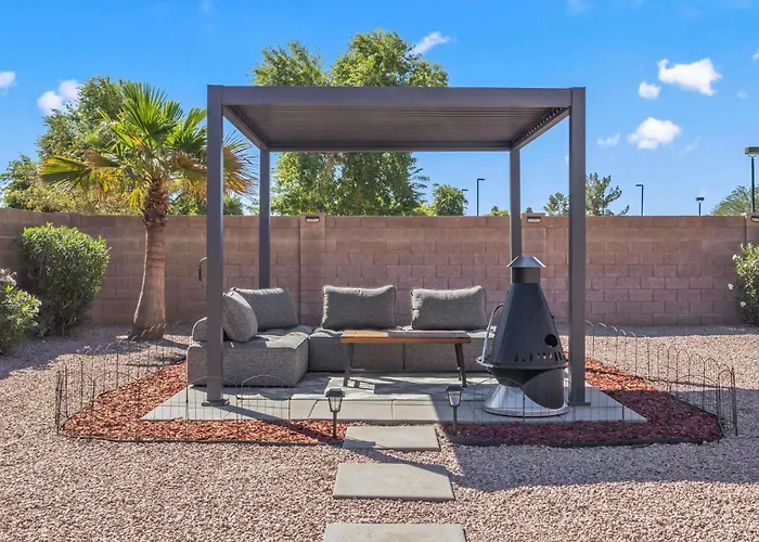 Holiday home Heated Pool, Hot Tub, Games & More! *