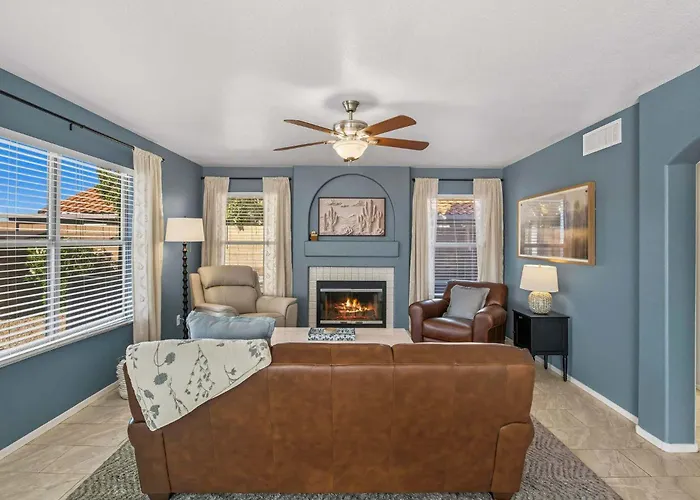 Heated Pool, Hot Tub, Games & More! Holiday home Mesa
