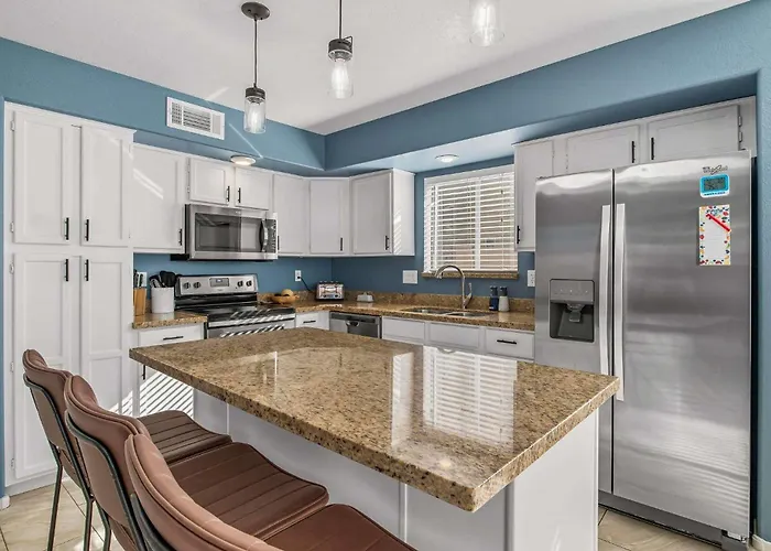Heated Pool, Hot Tub, Games & More! *