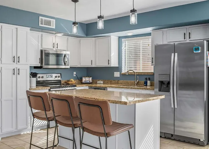 Heated Pool, Hot Tub, Games & More! Holiday home Mesa