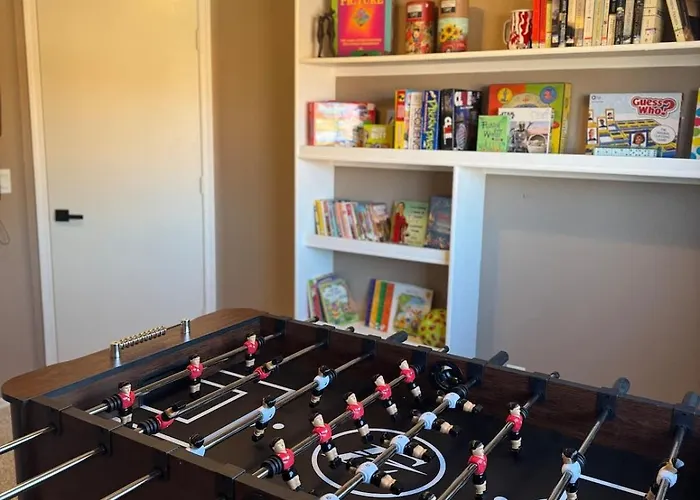 Holiday home Heated Pool, Hot Tub, Games & More! *