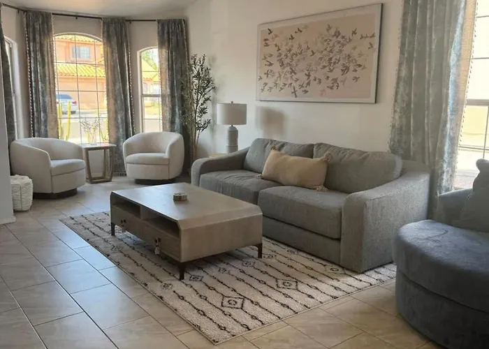Heated Pool, Hot Tub, Games & More! Holiday home